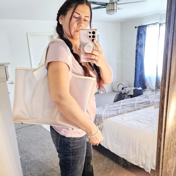 🤍EUC Auth Louis Vuitton Epi Vinyl & White Leather Plage Lagoon Bay Tote🤍 - Picture 14 of 15